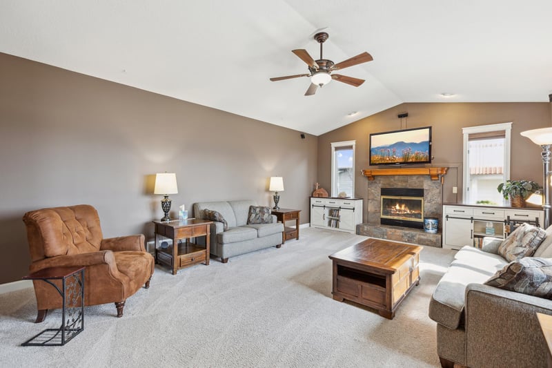 5829 Three Oaks Ave, Maple Plain, MN 55359