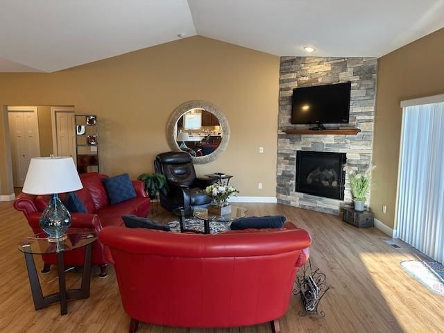 1320 Whiting Rd NW #93, Bemidji, MN 56601