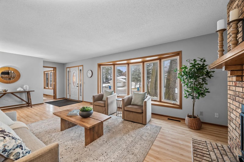 3593 English St, Vadnais Heights, MN 55110