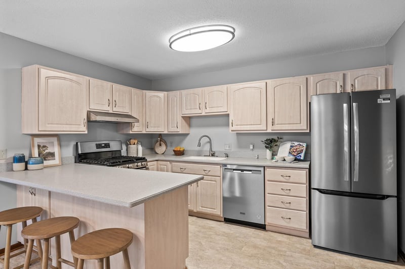 3593 English St, Vadnais Heights, MN 55110