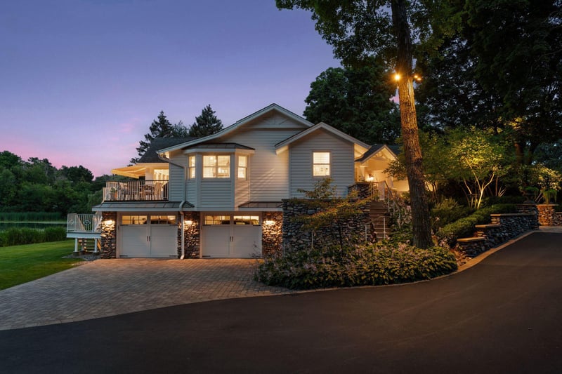 513 Ferndale Rd W, Wayzata, MN 55391