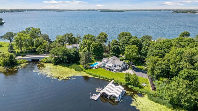 513 Ferndale Rd W, Wayzata, MN 55391