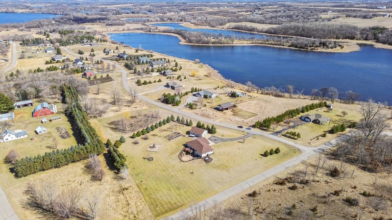 16723 207th Ave, Eden Valley, MN 55329