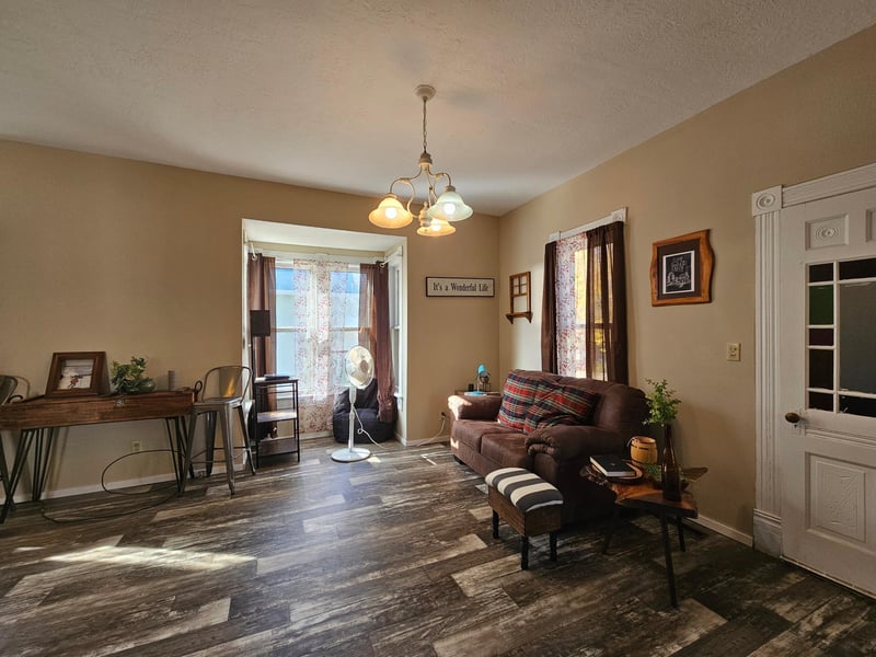 209 2nd St E, Jasper, MN 56144