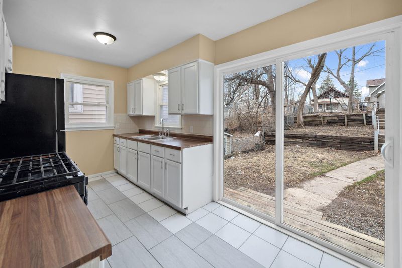 1119 6th St E, Saint Paul, MN 55106