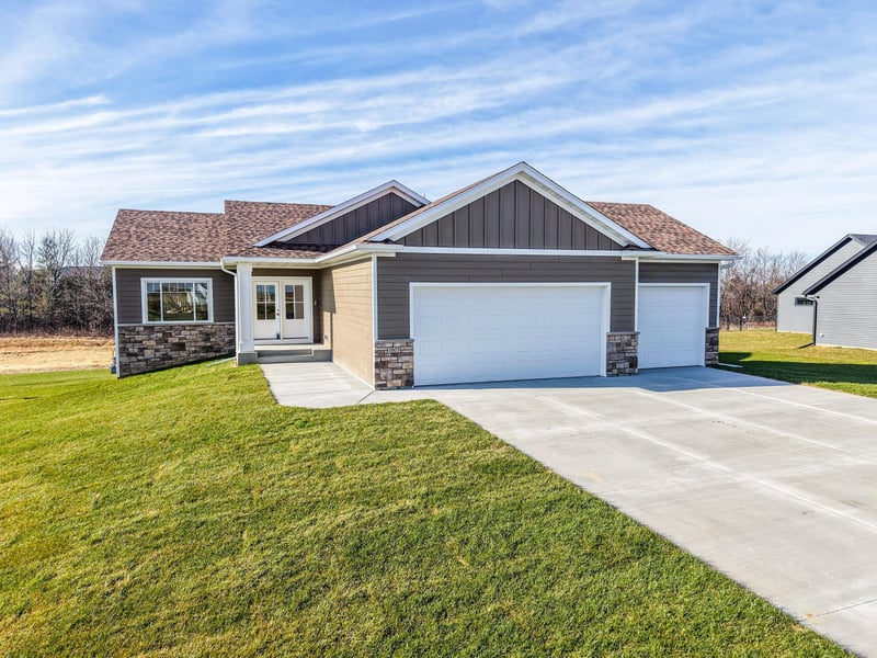 1803 20th Ave Cir Ne, Kasson, MN 55944