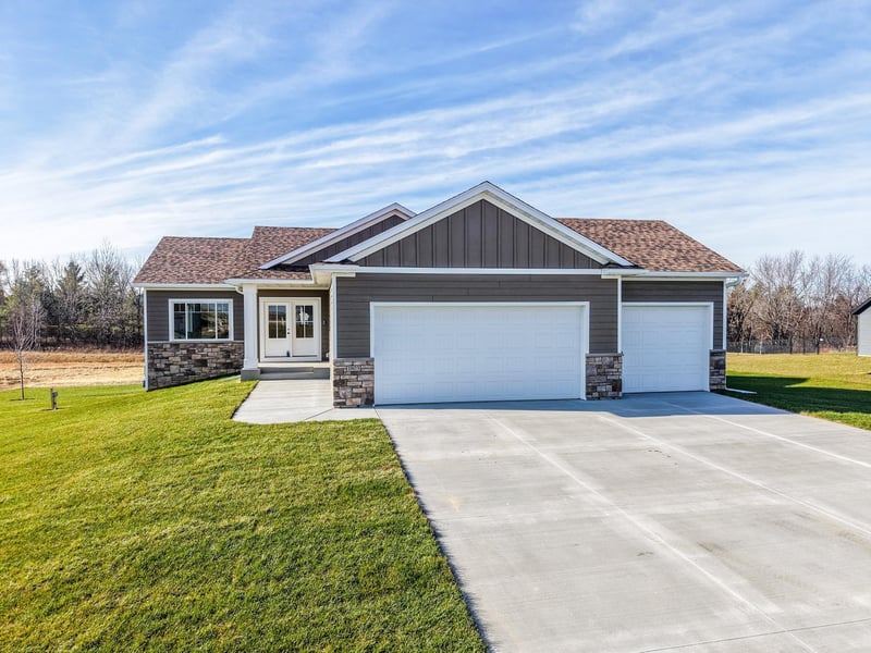 1803 20th Ave Cir Ne, Kasson, MN 55944