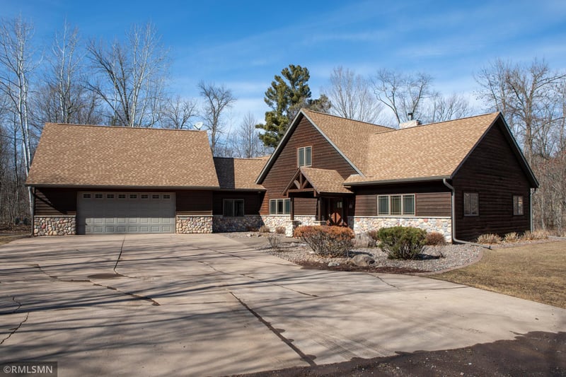 15184 Lofty Pines Rd, Pine City, MN 55063