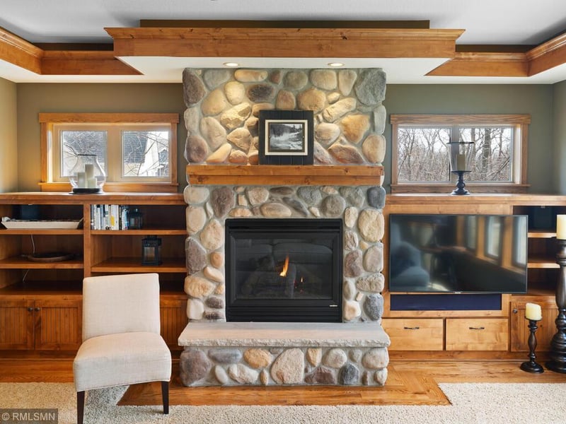 915 Silver Maple Dr, New Prague, MN 56071
