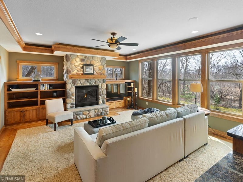 915 Silver Maple Dr, New Prague, MN 56071