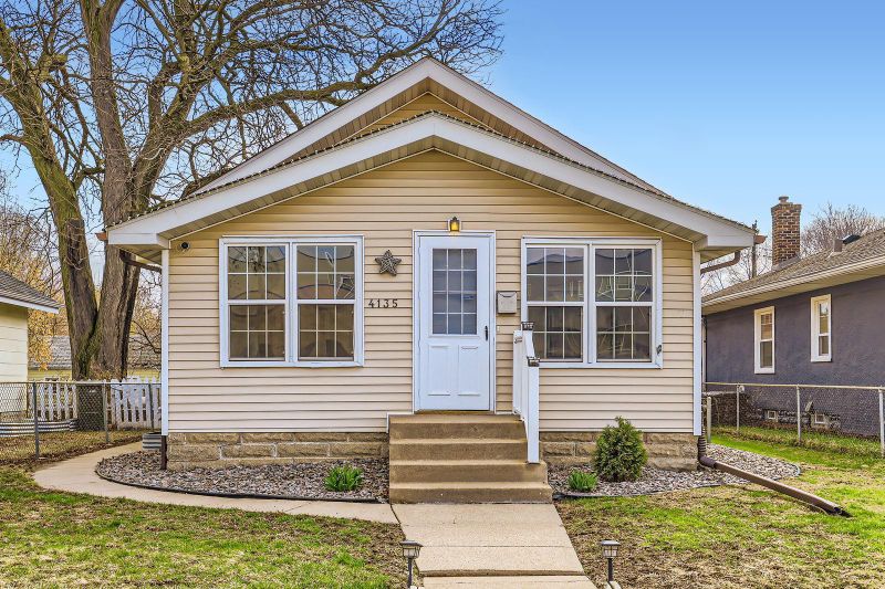 4135 4th St NE, Columbia Heights, MN 55421