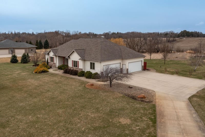 1109 36th St NW, Austin, MN 55912