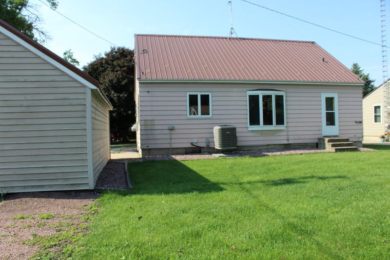 404 1st St, Ormsby, MN 56162