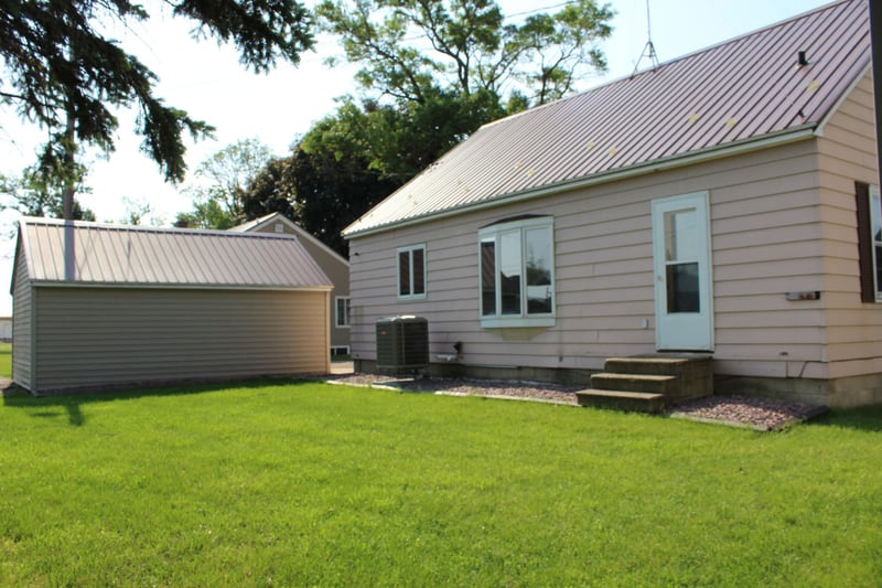 404 1st St, Ormsby, MN 56162