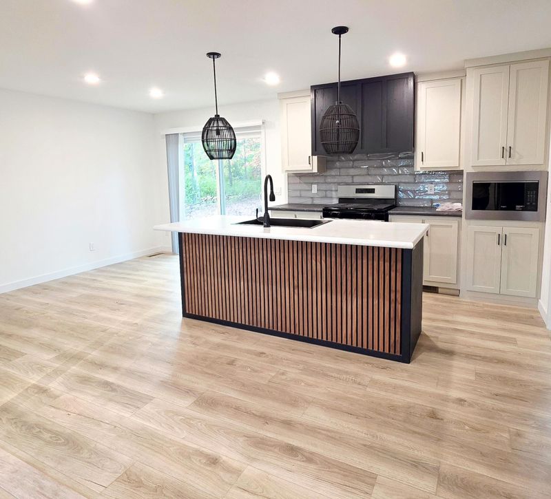 611 Pine Ave S, Sandstone, MN 55072