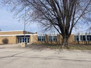 325 1st Ave SE, Altura, MN 55910