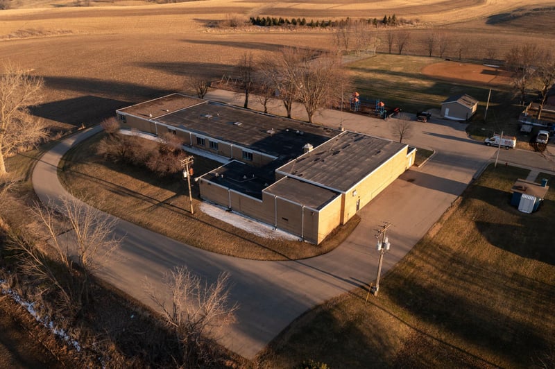 325 1st Ave SE, Altura, MN 55910