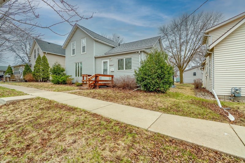 421 S Moore St, Blue Earth, MN 56013