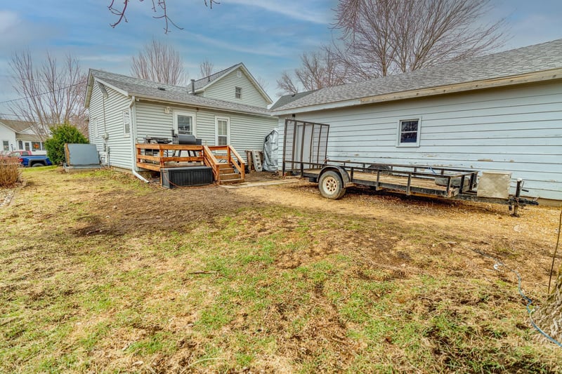 421 S Moore St, Blue Earth, MN 56013