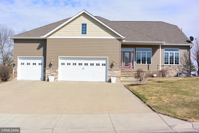 104 Fairway Dr, Glencoe, MN 55336