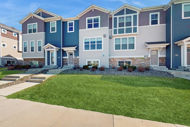 6996 Huckleberry Dr, Excelsior, MN 55331