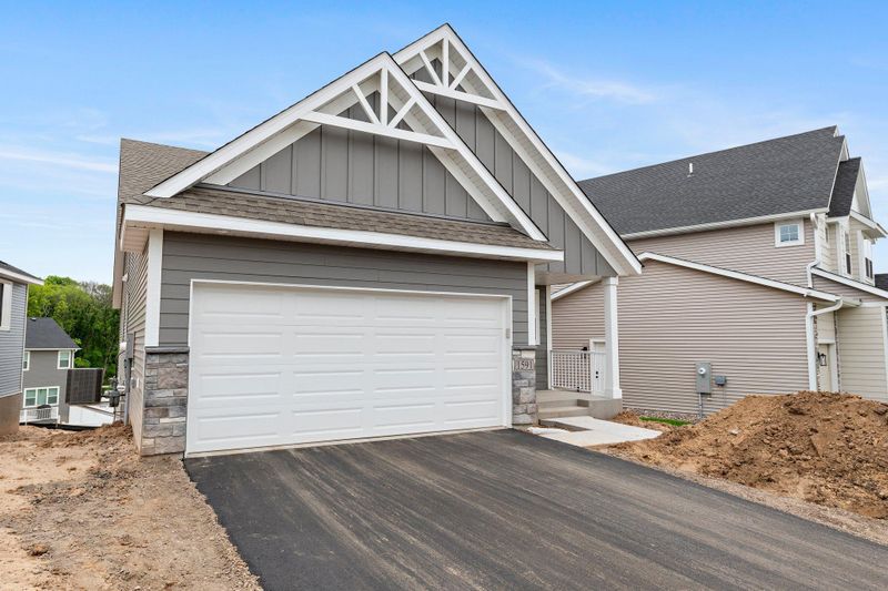 1591 76th St W, Inver Grove Heights, MN 55077