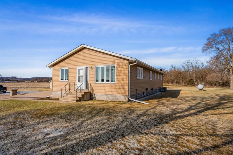 N12463 Schubert Rd, Trempealeau, WI 54661