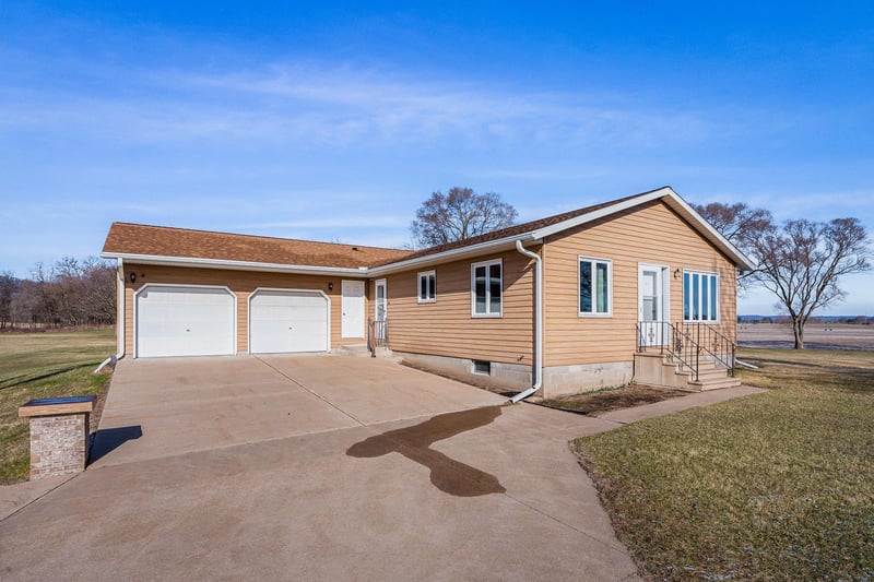 N12463 Schubert Rd, Trempealeau, WI 54661