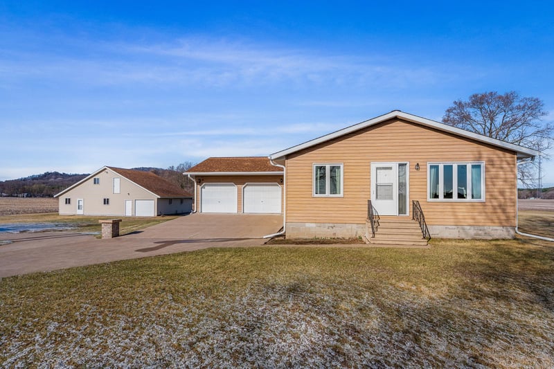 N12463 Schubert Rd, Trempealeau, WI 54661