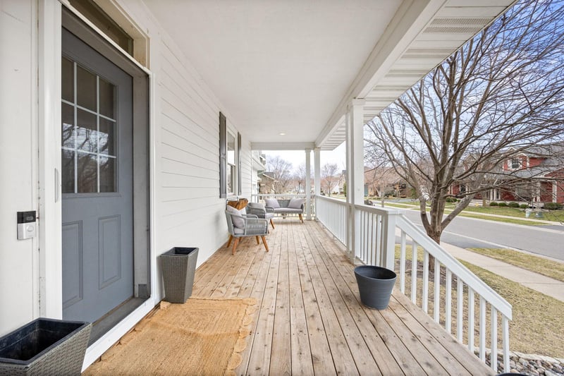 11689 E Laketowne Dr, Albertville, MN 55301