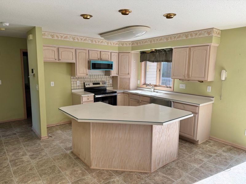 408 4th St NE, Blackduck, MN 56630
