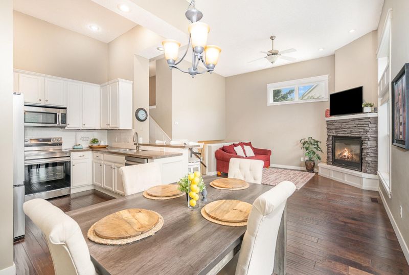 2246 Saint Johns Cir, Woodbury, MN 55129