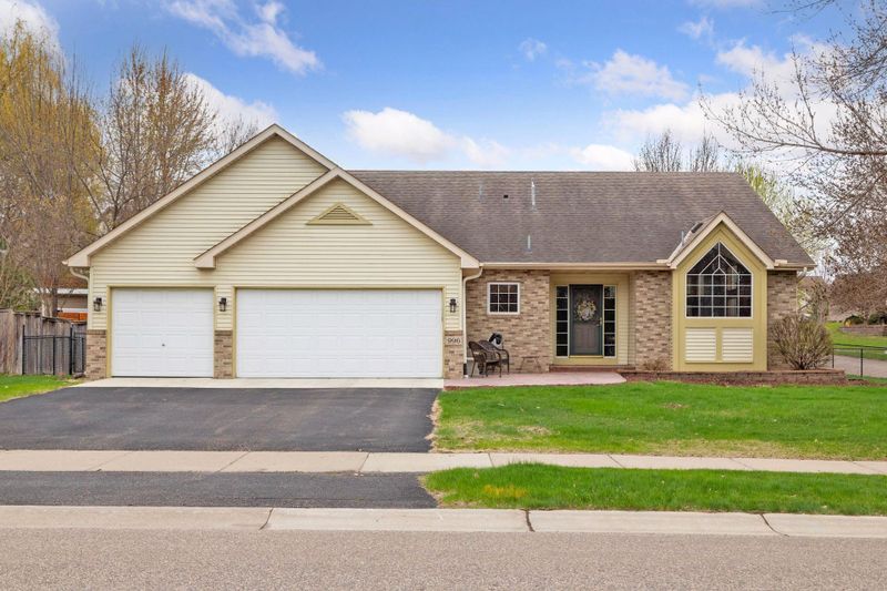 996 Bridle Creek Dr, Jordan, MN 55352