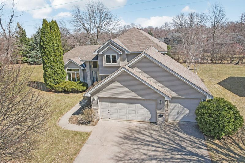 949 Coneflower Ct, Eagan, MN 55123