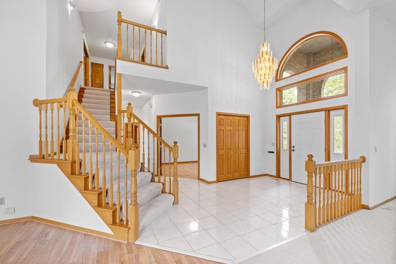 7204 Heatherton Cir, Edina, MN 55435