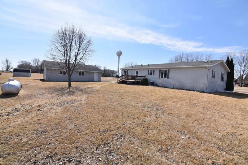 601 Governor Dr, Oklee, MN 56742