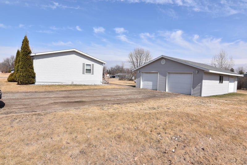 601 Governor Dr, Oklee, MN 56742