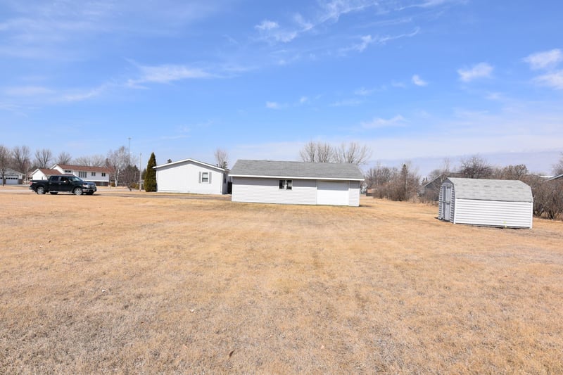 601 Governor Dr, Oklee, MN 56742