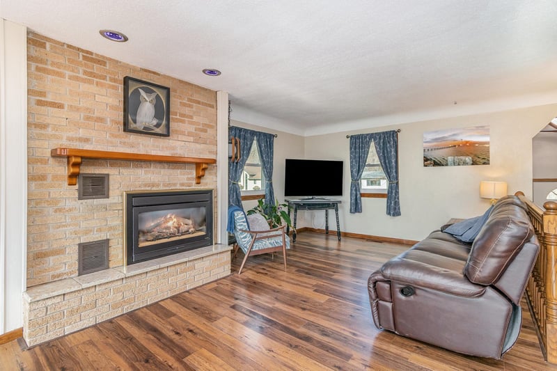 19215 Larkspur Ave N, Marine On Saint Croix, MN 55047