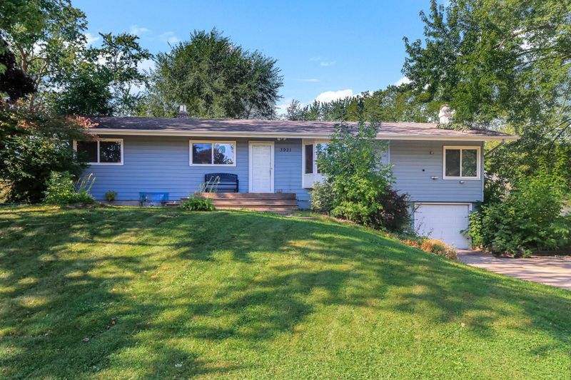 3921 Effress Rd, White Bear Lake, MN 55110