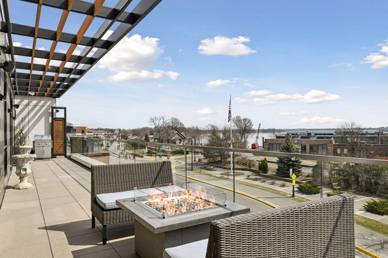 275 Lake St E #301, Wayzata, MN 55391
