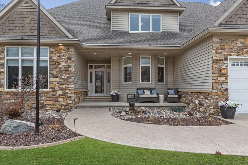 1612 Northridge Ln, North Mankato, MN 56003