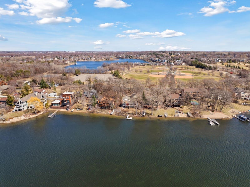 15620 Lac Lavon Dr, Burnsville, MN 55306
