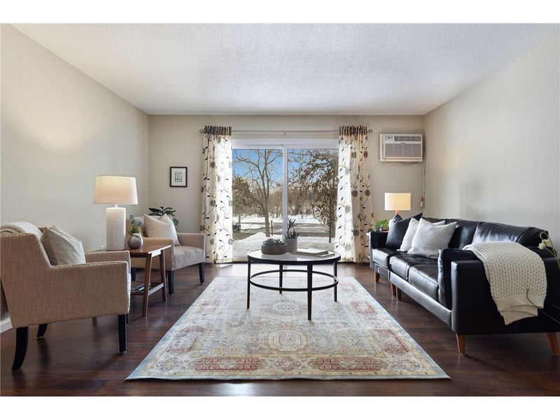 10211 Cedar Lake Rd #109, Hopkins, MN 55305