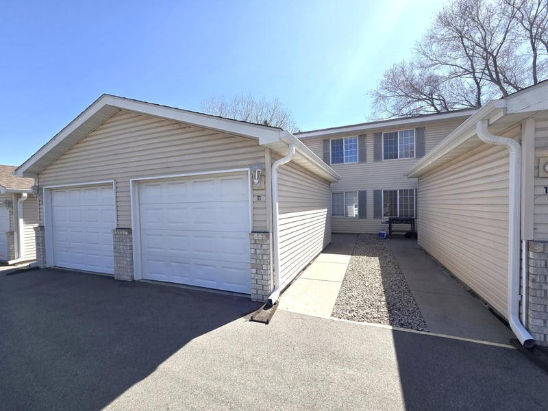 915 7th St #11, Jordan, MN 55352