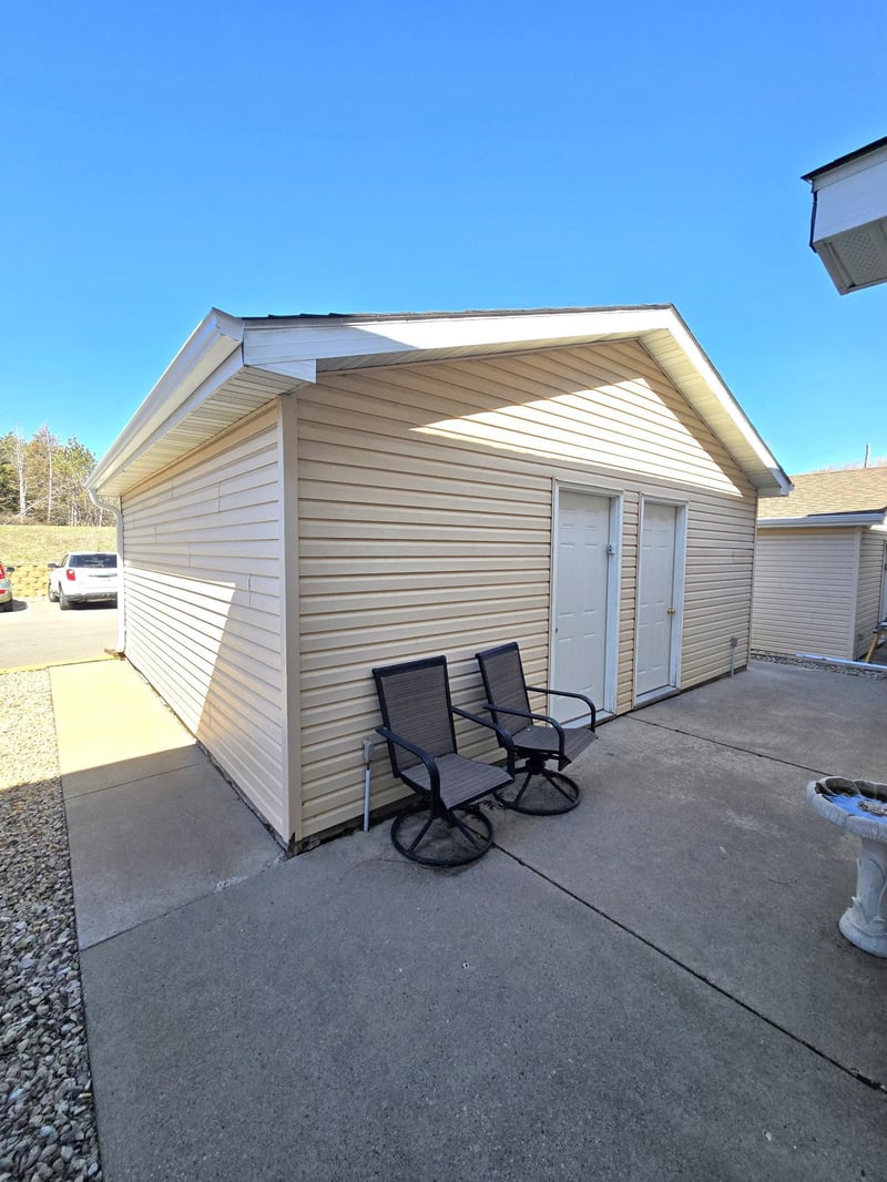 915 7th St #11, Jordan, MN 55352
