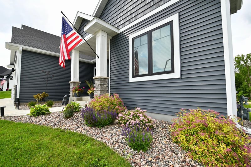 530 Mulligan Dr, Zumbrota, MN 55992
