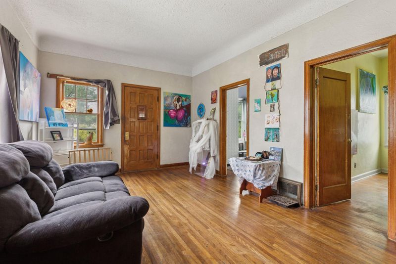 171 Bernard St E, West Saint Paul, MN 55118