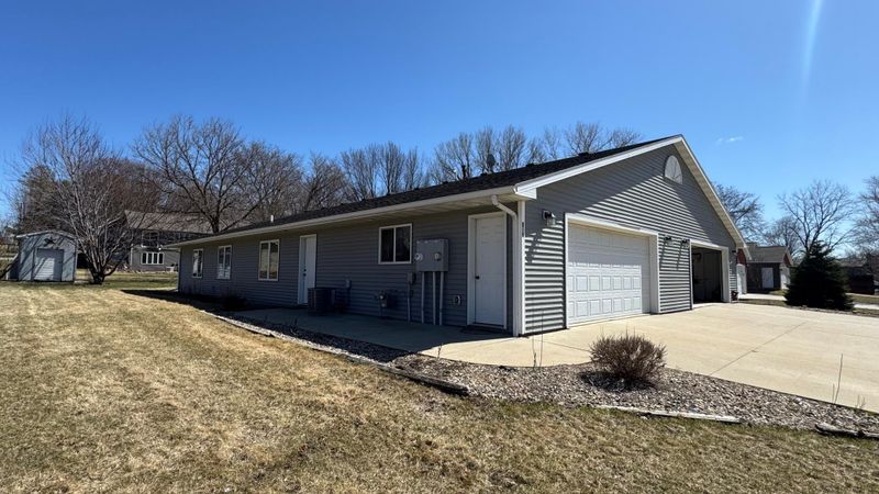 916 West St, Mantorville, MN 55955