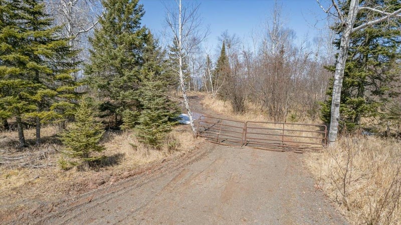 10421 E Devries Rd, Poplar, WI 54864